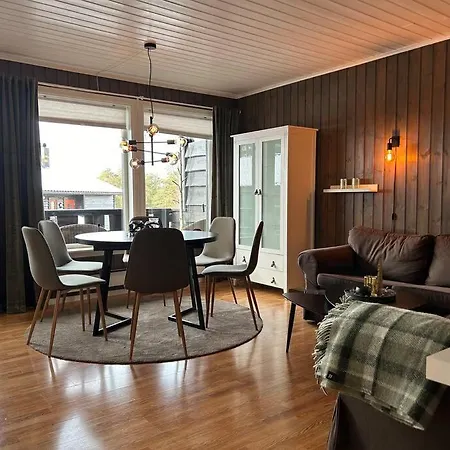 In/out, Golf Lägenhet